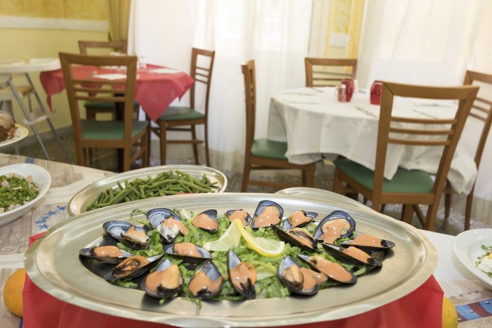 Hotel Giannella Rimini Luaran gambar