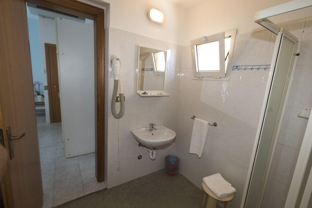 Hotel Giannella Rimini Luaran gambar