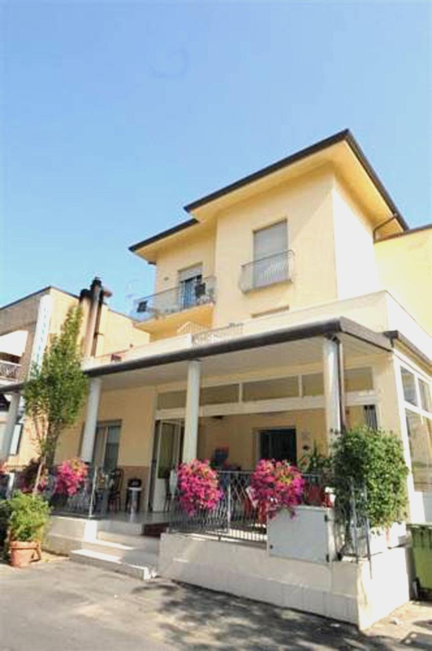 Hotel Giannella Rimini Luaran gambar