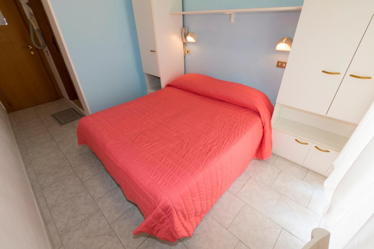 Hotel Giannella Rimini Luaran gambar